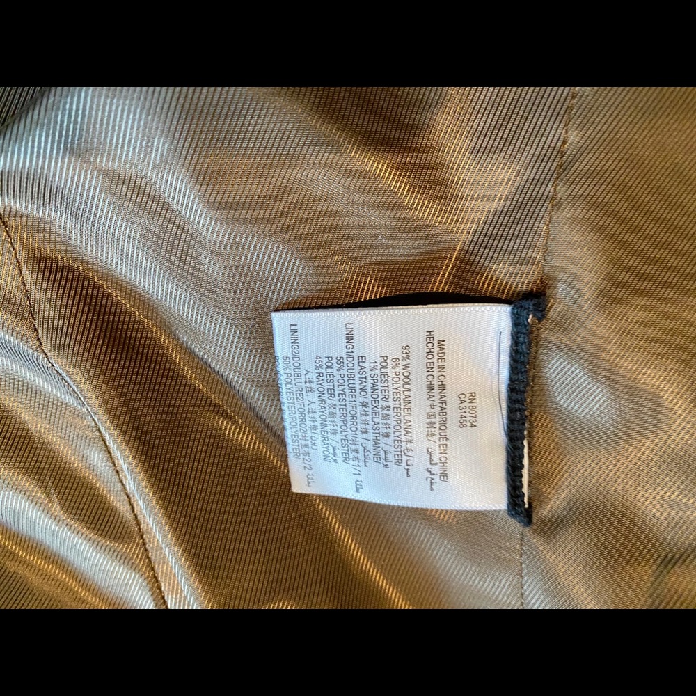 Stunning and unique 2-piece BCBG MaxAzria suit - CHECK THE SLEEVES OUT 😉 - Picture 12 of 14
